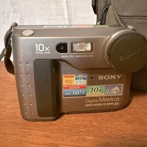 Vintage Sony Digital Mavica Camera